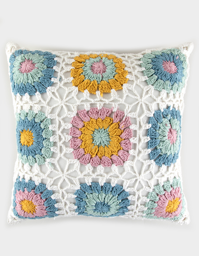 TILLYS HOME Crochet Pillow image number 0
