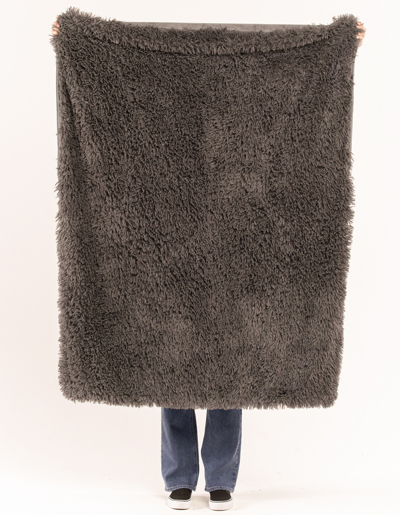 LAUREL & MAYFAIR Dreamy Faux Fur Throw Blanket image number 3