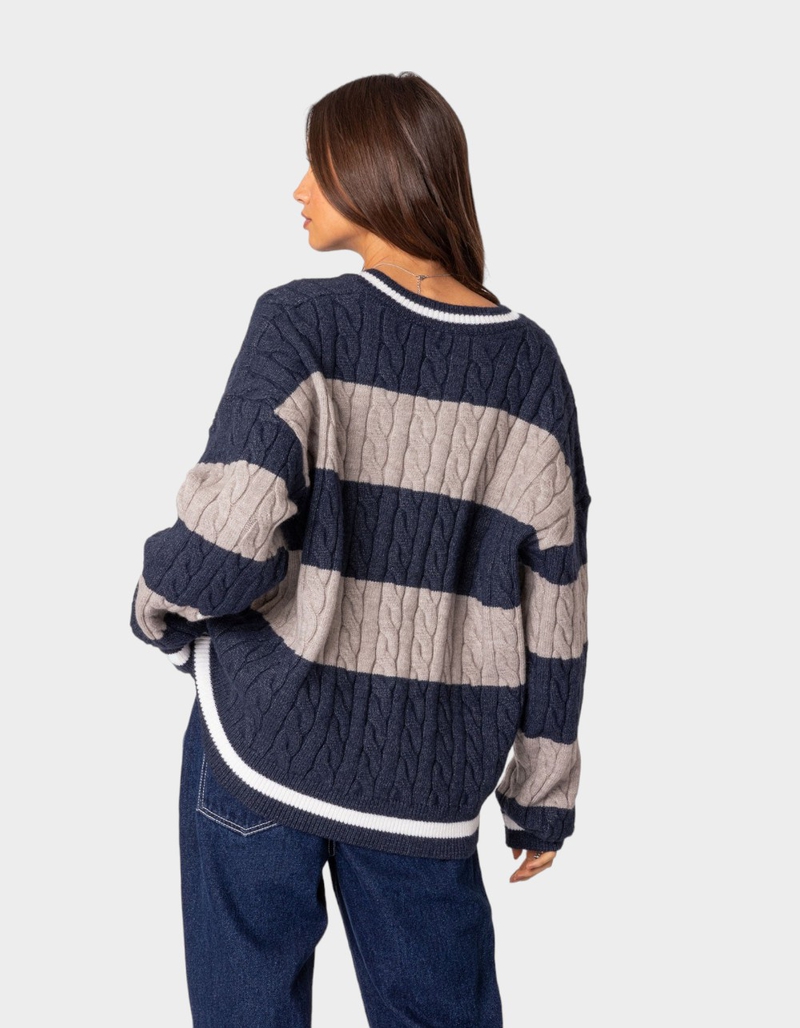 EDIKTED Romie V-Neck Cable Knit Sweater image number 4