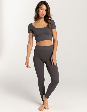 TILLYS Seamless Double Scoop Womens Top Alternative Image