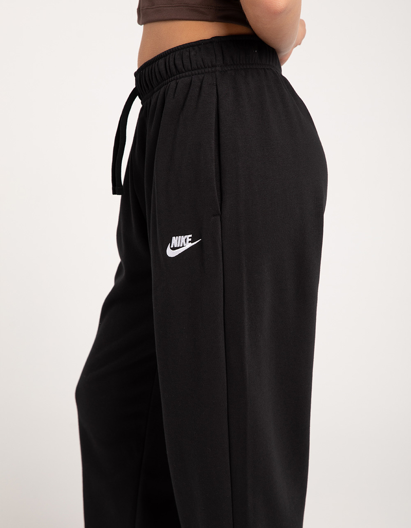 NIKE Sportswear Club Womens Oversized Fleece Sweatpants image number 4