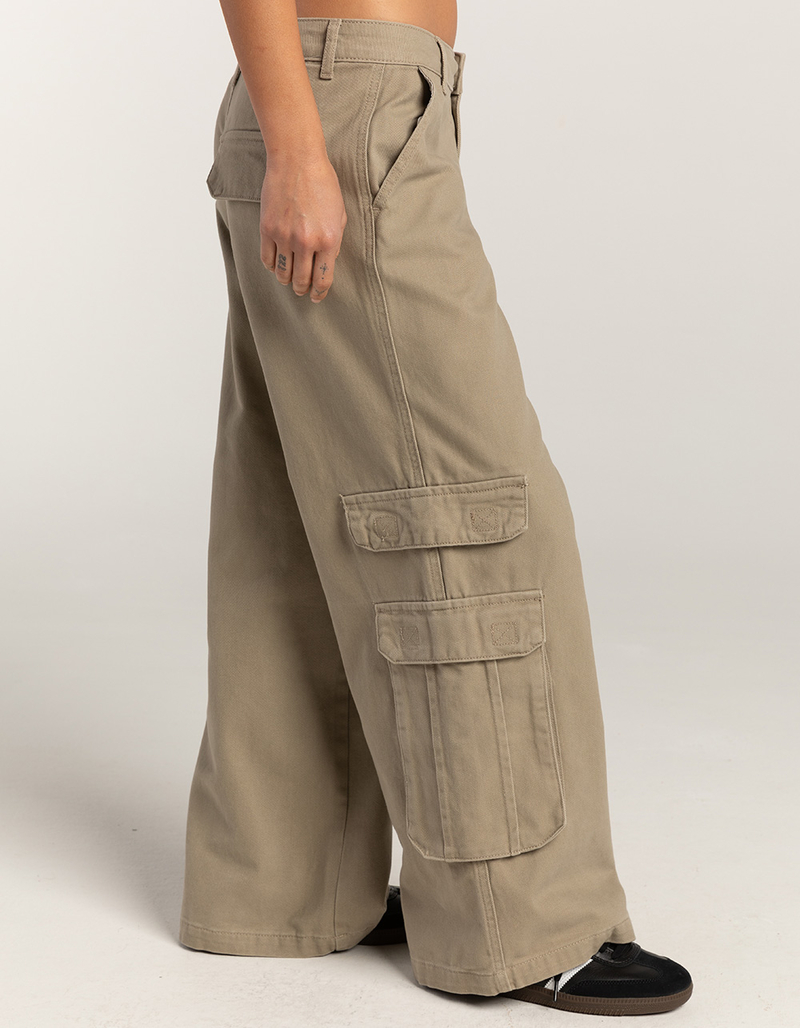RSQ Womens Mid Rise Wide Leg Twill Cargo Pants image number 2