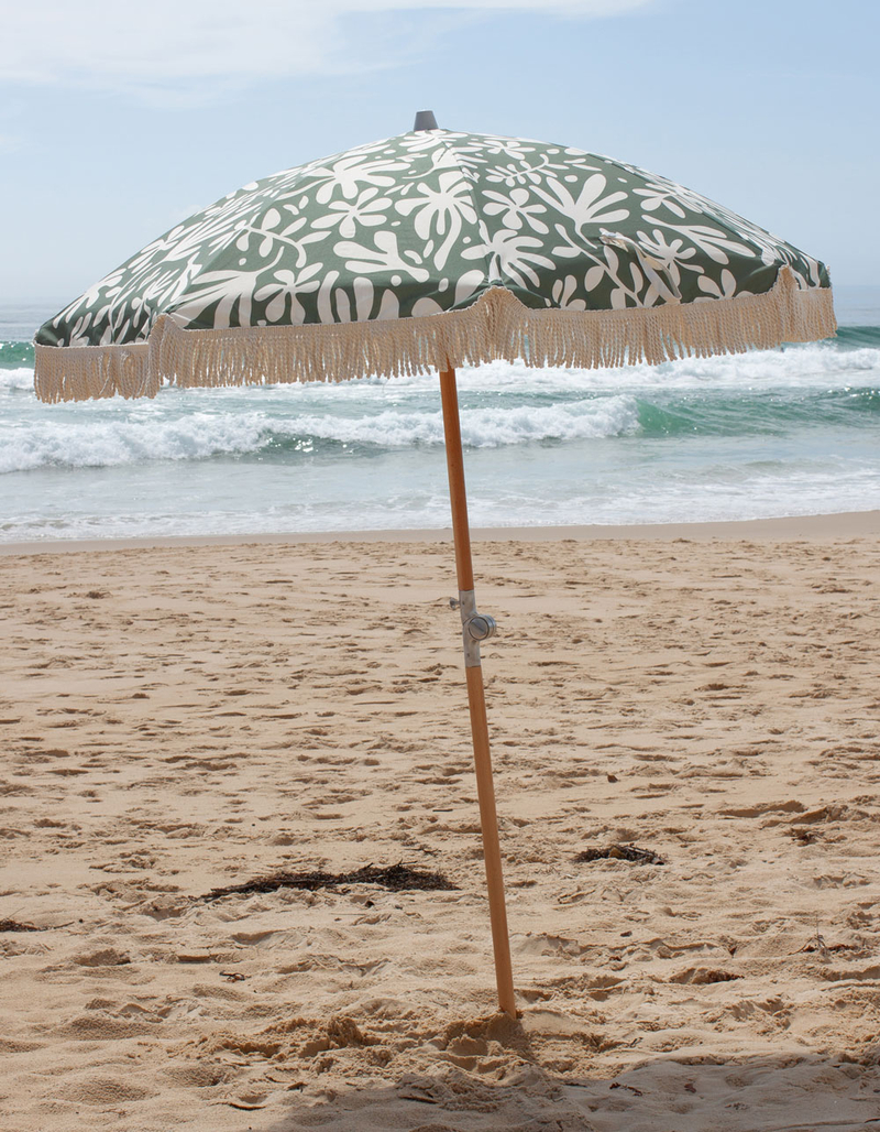 SUNNYLIFE The Vacay Luxe Beach Umbrella image number 8