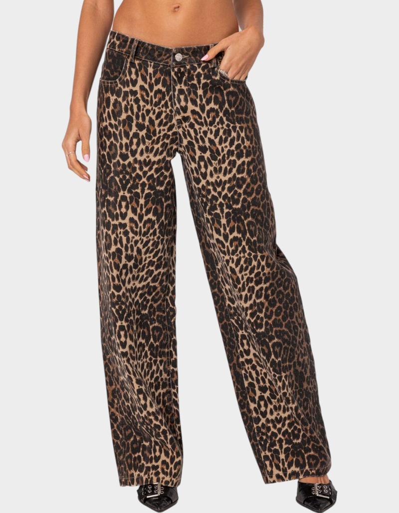 EDIKTED Leopard Printed Low Rise Jeans image number 0