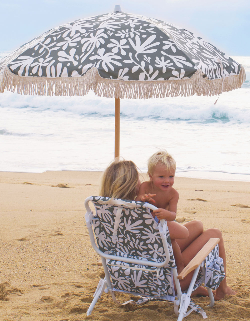 SUNNYLIFE The Vacay Luxe Beach Umbrella image number 6