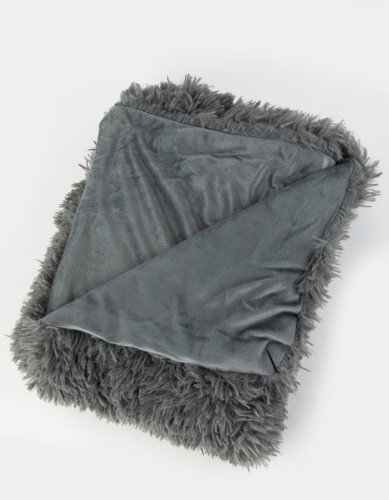 LAUREL & MAYFAIR Dreamy Faux Fur Throw Blanket image number 1