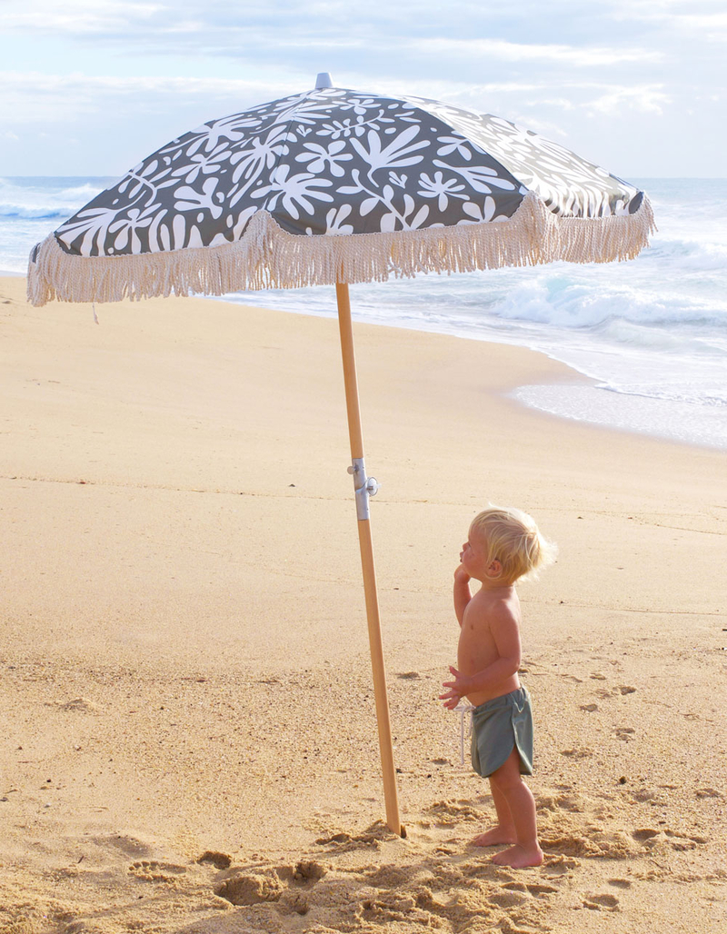 SUNNYLIFE The Vacay Luxe Beach Umbrella image number 5