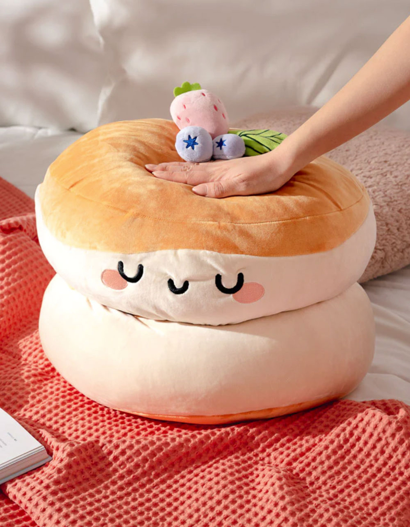SMOKO Souffle Pancake Mochi Plush Toy image number 0