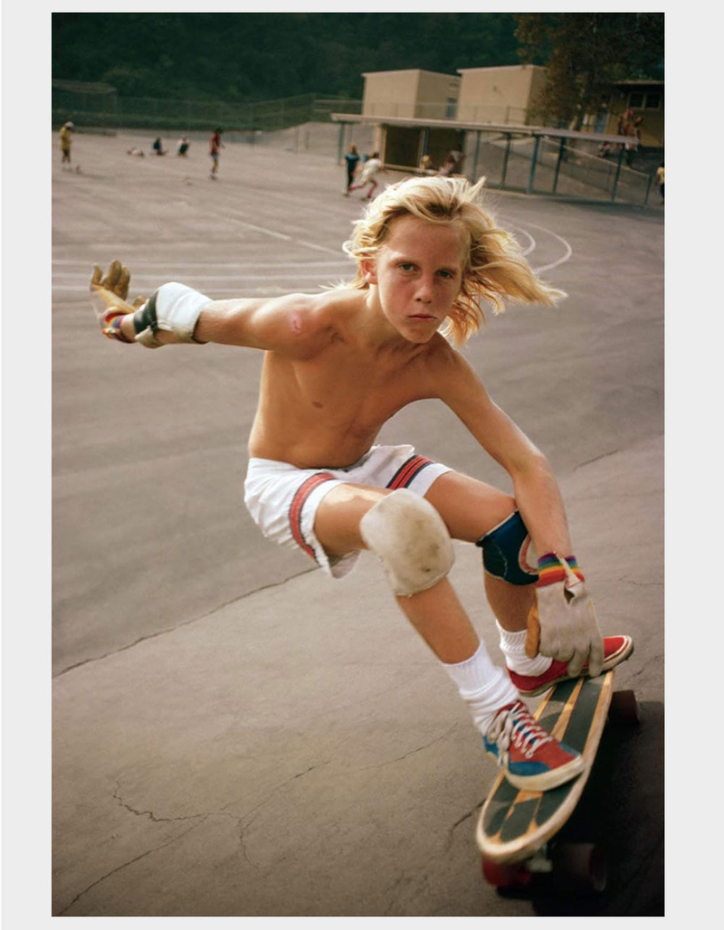 Sun. Skate. Seventies. 100 Pack Collectible Postcards image number 1