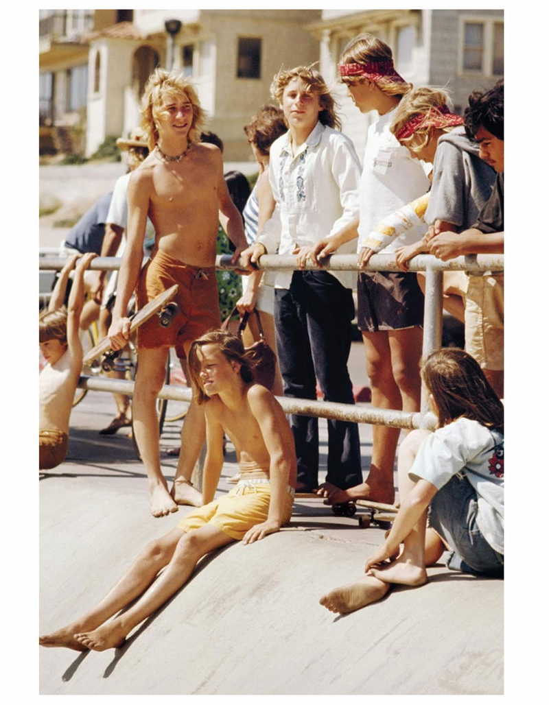 Sun. Skate. Seventies. 100 Pack Collectible Postcards image number 2